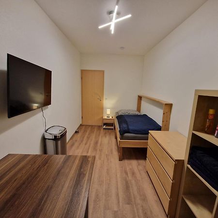 Einzelzimmer In Ruhiger Lage --- Check-In Mit Schluesselkasten Meppen Exterior foto