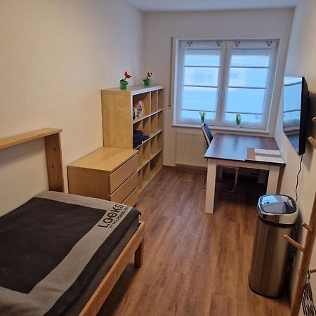 Einzelzimmer In Ruhiger Lage --- Check-In Mit Schluesselkasten Meppen Exterior foto