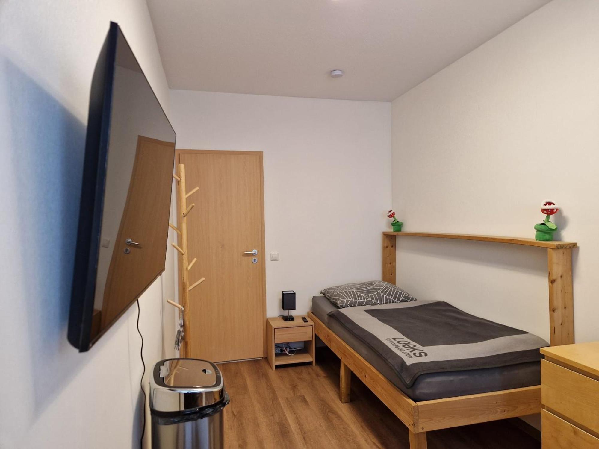 Einzelzimmer In Ruhiger Lage --- Check-In Mit Schluesselkasten Meppen Exterior foto